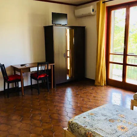 Tana Dell'elfo Bed & Breakfast Gavi